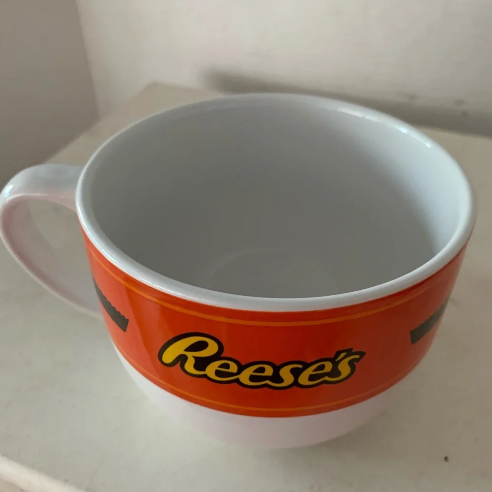 Reese’s big coffee/tea  cup
